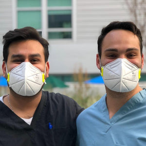 3pe n95 niosh mask protectly worn by two doctors
